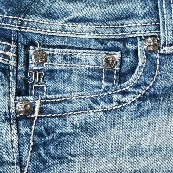 Miss Me Jean Shorts - Picture 3 of 4